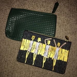 2 cosmetic bags